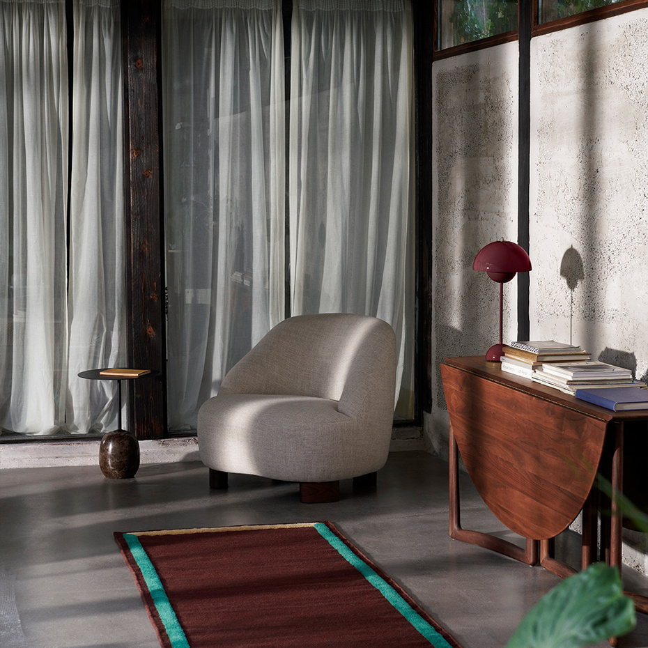 Flowerpot Bordslampa VP3 Dark Plum