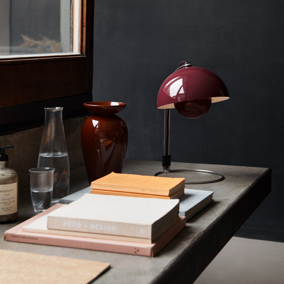 Flowerpot Bordslampa VP4 Dark Plum