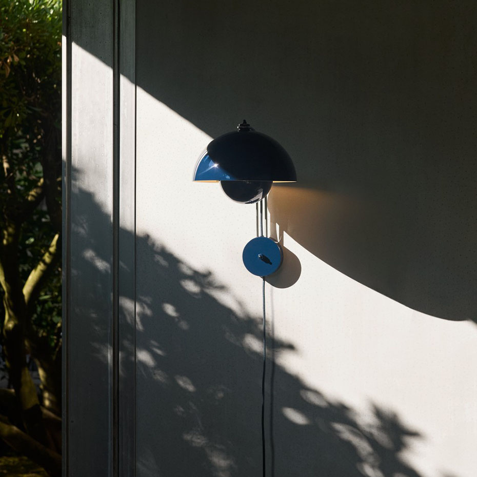 Flowerpot Vägglampa VP8 Steel Blue