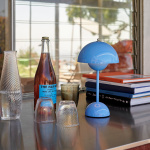 Flowerpot Bordslampa VP9 Portable Magnetic Charger Swim Blue Flowerpot Bordslampa VP9 Portable Magnetic Charger Swim Blue