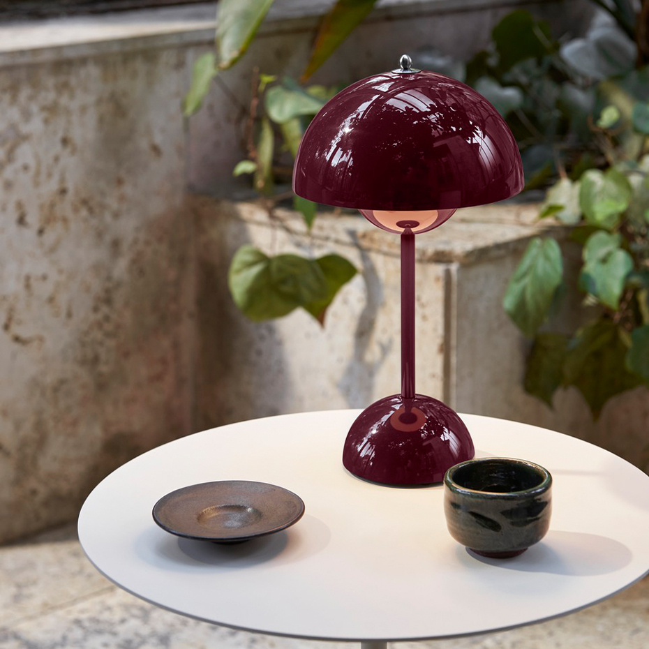 Flowerpot Bordslampa VP9 Portable Magnetic Charger Dark Plum