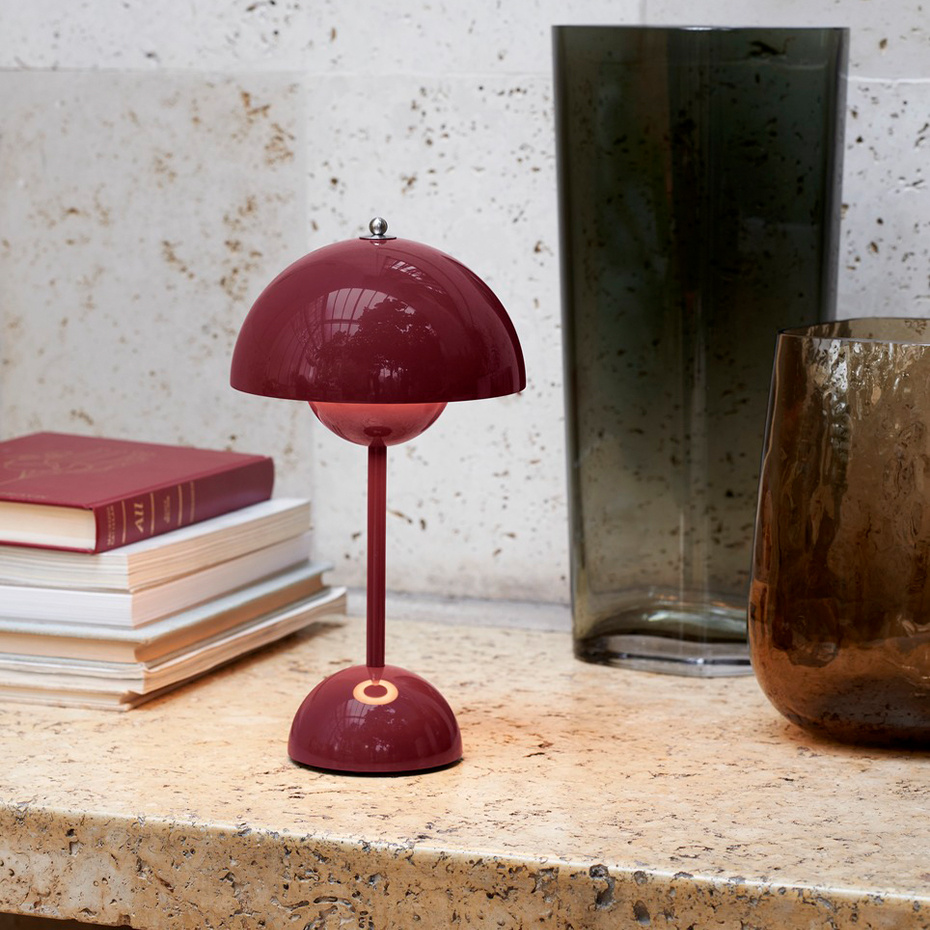 Flowerpot Bordslampa VP9 Portable Magnetic Charger Dark Plum