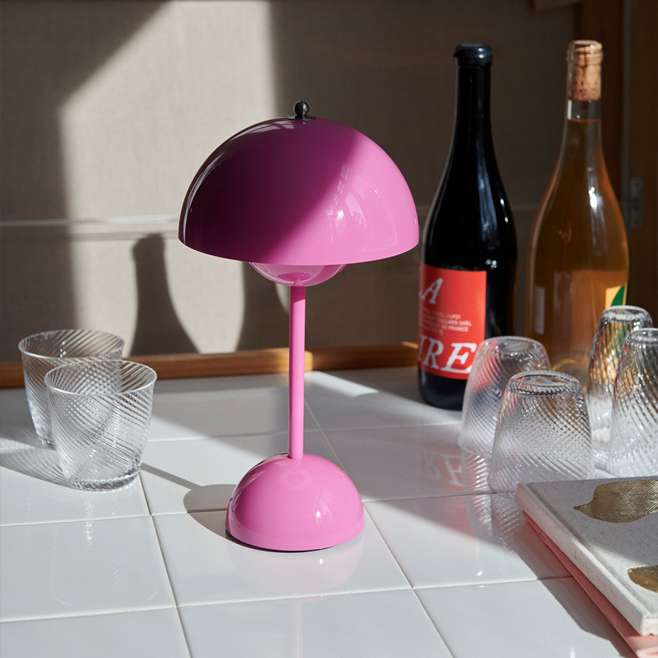 Flowerpot Bordslampa VP9 Portable Magnetic Charger Tangy Pink