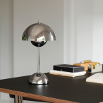 Flowerpot Bordslampa VP9 Portable Magnetic Charger Chrome-Plated Flowerpot Bordslampa VP9 Portable Magnetic Charger Chrome-Plated