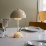 Flowerpot Bordslampa VP9 Portable Ivory Flowerpot Bordslampa VP9 Portable Ivory