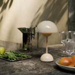 Flowerpot Bordslampa VP9 Portable Ivory Flowerpot Bordslampa VP9 Portable Ivory