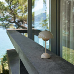 Flowerpot Bordslampa VP9 Portable Ivory Flowerpot Bordslampa VP9 Portable Ivory