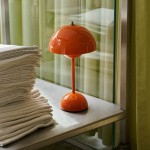 Flowerpot Bordslampa VP9 Portable Zesty Orange Flowerpot Bordslampa VP9 Portable Zesty Orange