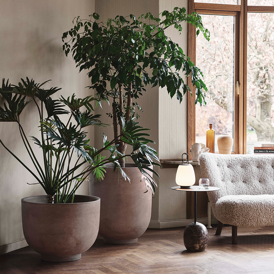 Lucca Bordslampa SC51 Portable Opal Glass & Black