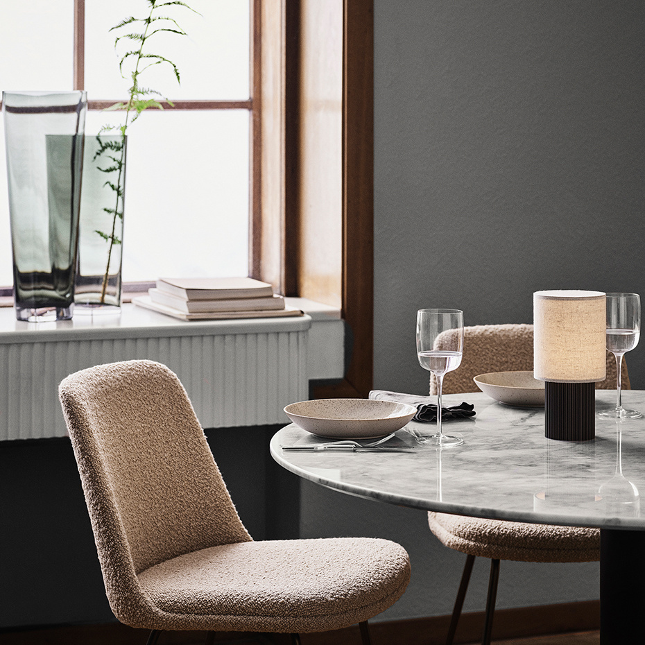 Manhattan Bordslampa SC52 Portable Canvas & Bronzed Brass