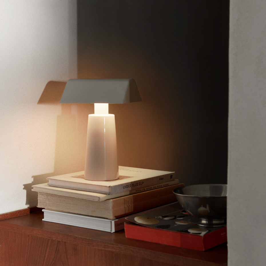 Caret Bordslampa MF1 Portable Silk Grey
