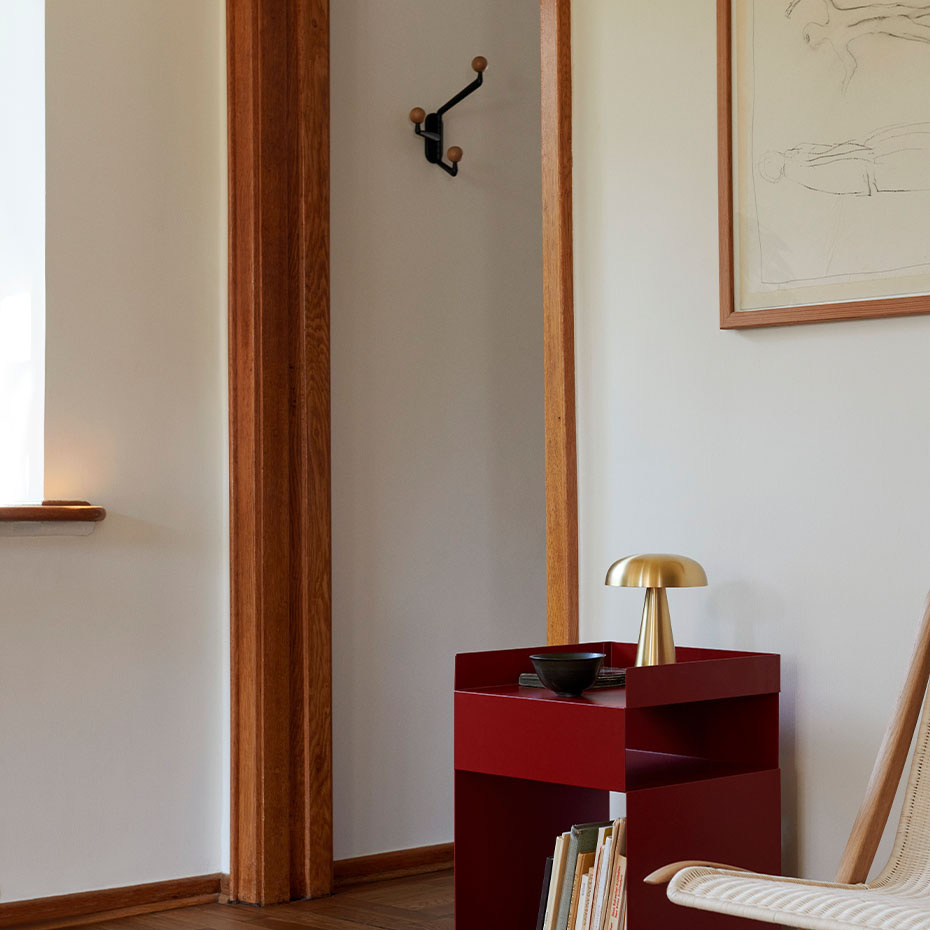 Capture Väggkrok SC74 Small Graphite & Oak Knob