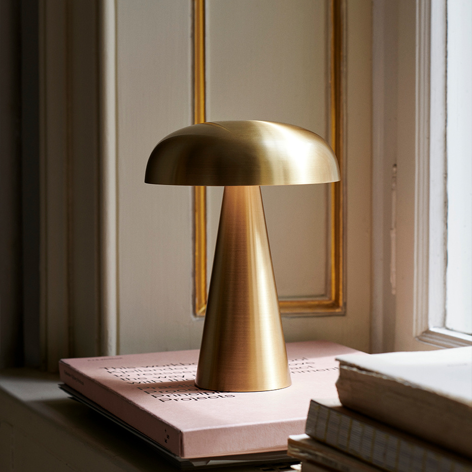 Como Bordslampa SC53 Portable Brass