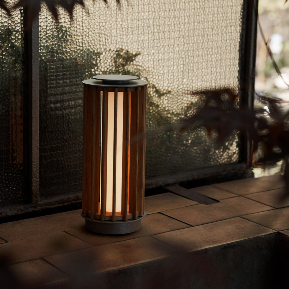 Numbra Bordslampa TY3 Portable Lacquered Oak & Tumbled Aluminium