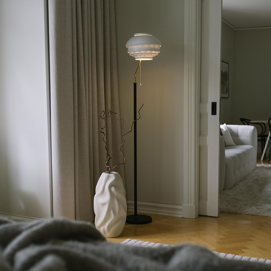 A808 Golvlampa Polished Brass