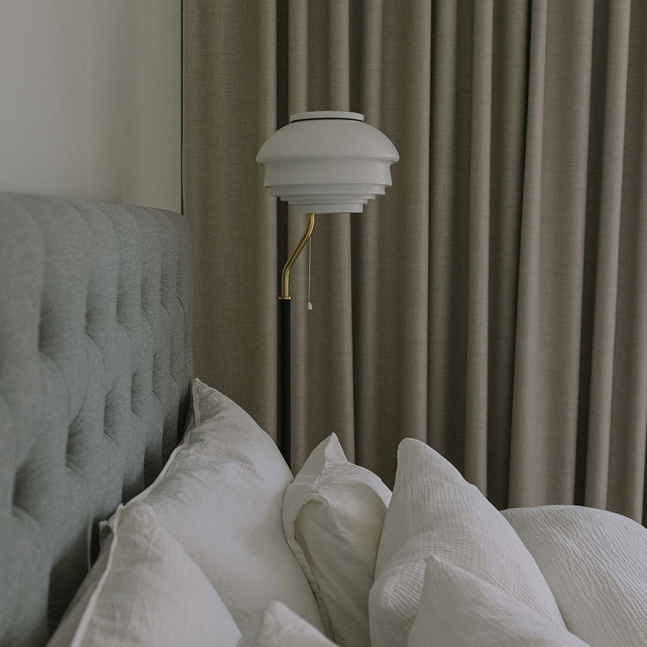 A808 Golvlampa Polished Brass