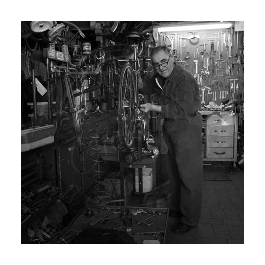 Nessino Bordslampa White