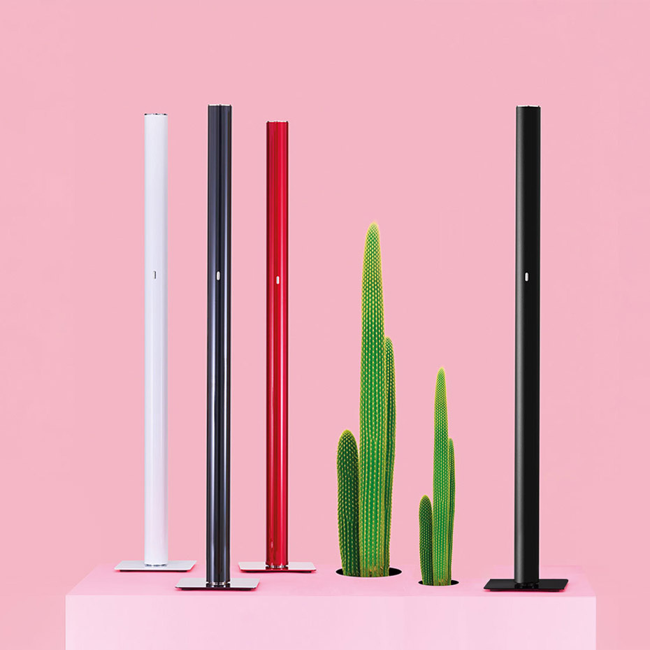 Ilio Golvlampa Glossy Black