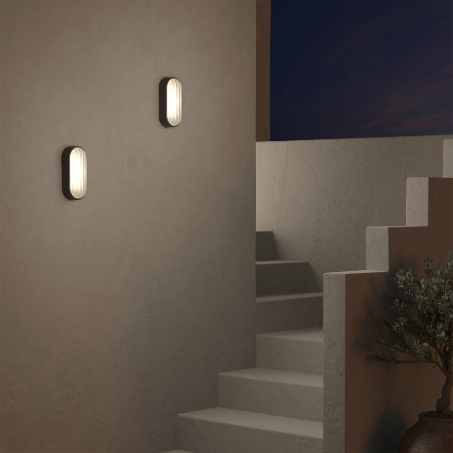 Montreal Oval Vägglampa Textured Black