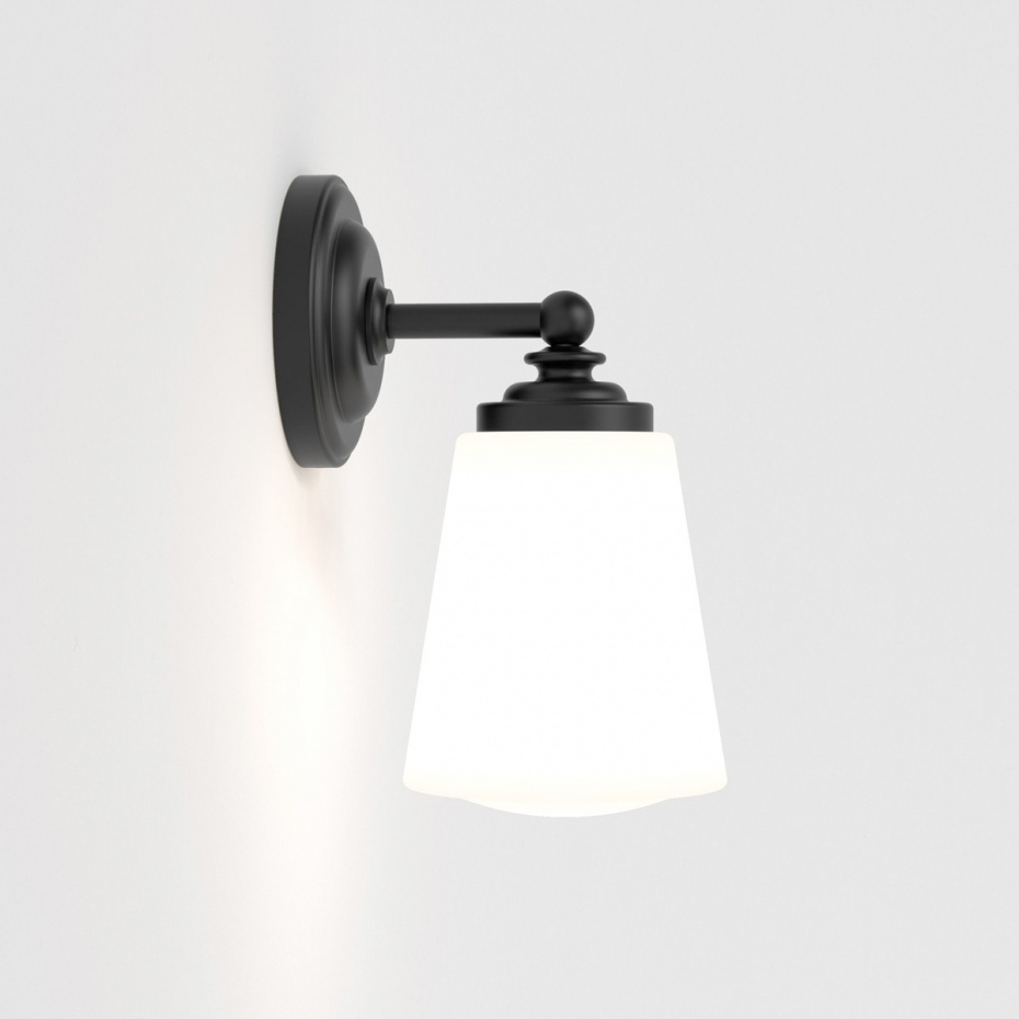 Anton Vägglampa Matt Black IP44