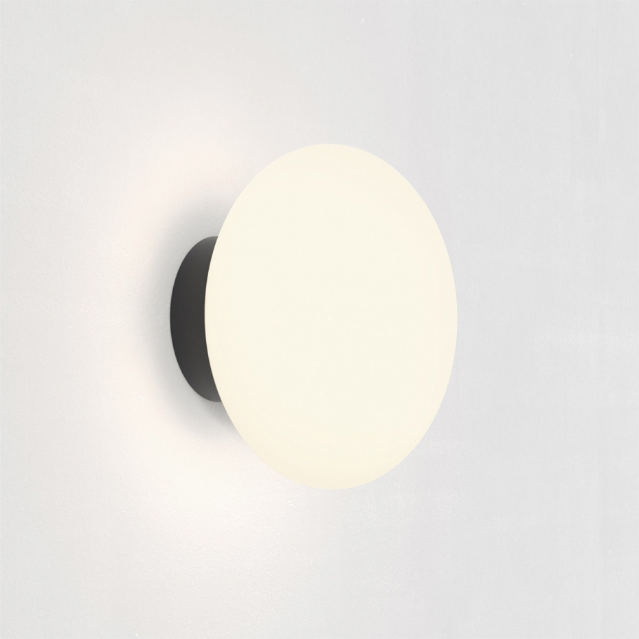 Zeppo Vägglampa Matt Black IP44