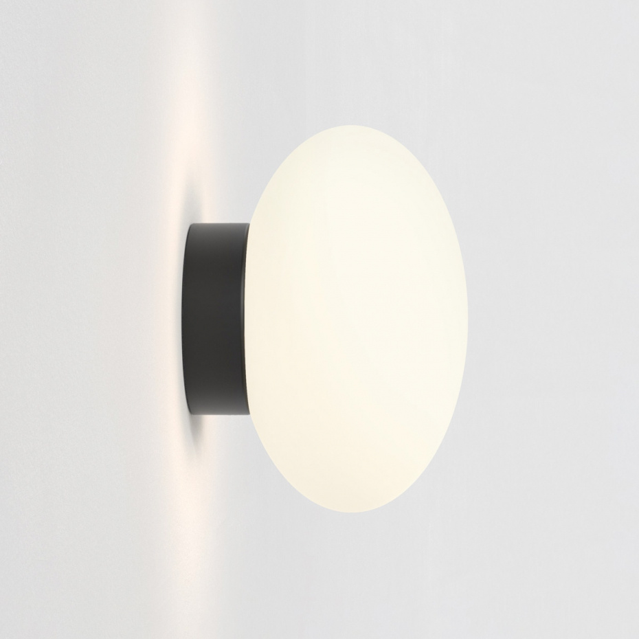 Zeppo Vägglampa Matt Black IP44