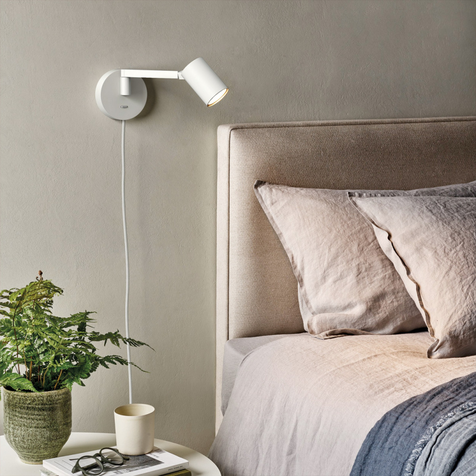 Ascoli Swing Plug In Vägglampa Matt White