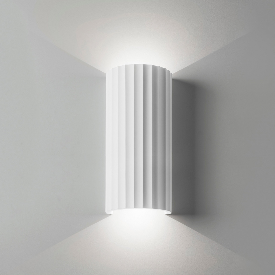 Kymi 300 Vägglampa Plaster