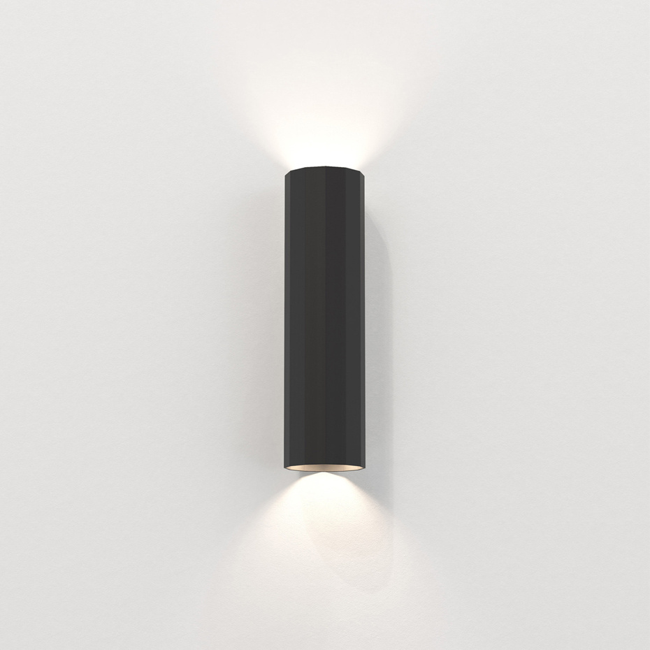 Hashira 300 Vägglampa Matt Black
