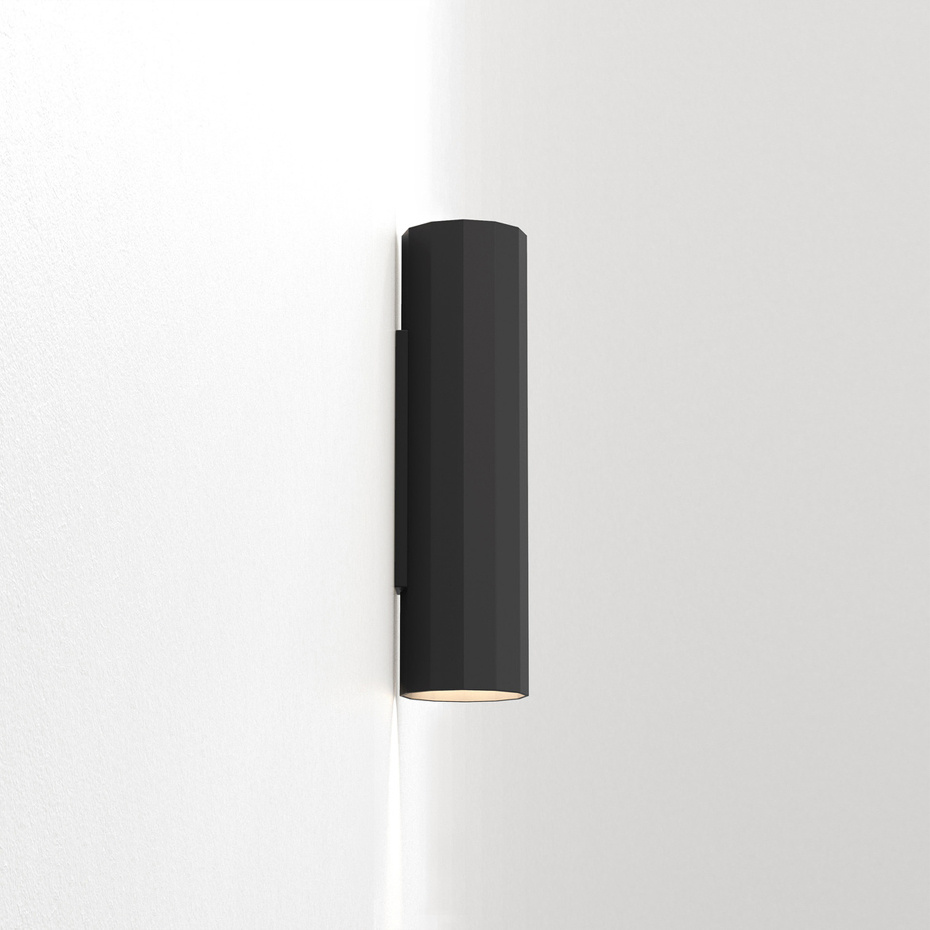 Hashira 300 Vägglampa Matt Black