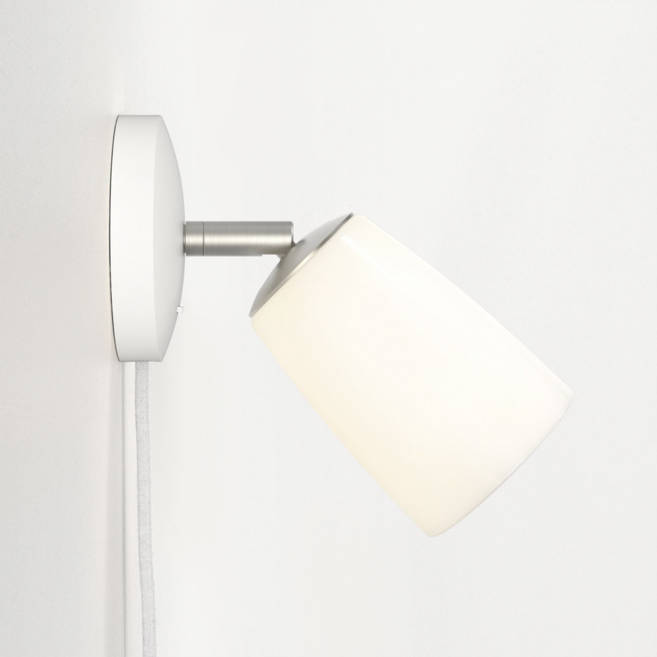 Carlton Plug-In Vägglampa Matt White