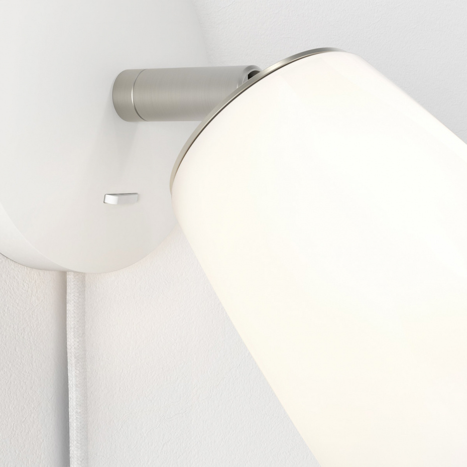 Carlton Plug-In Vägglampa Matt White