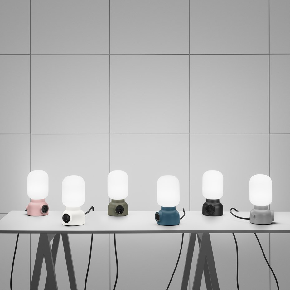 Plug Lamp Bordslampa Grå