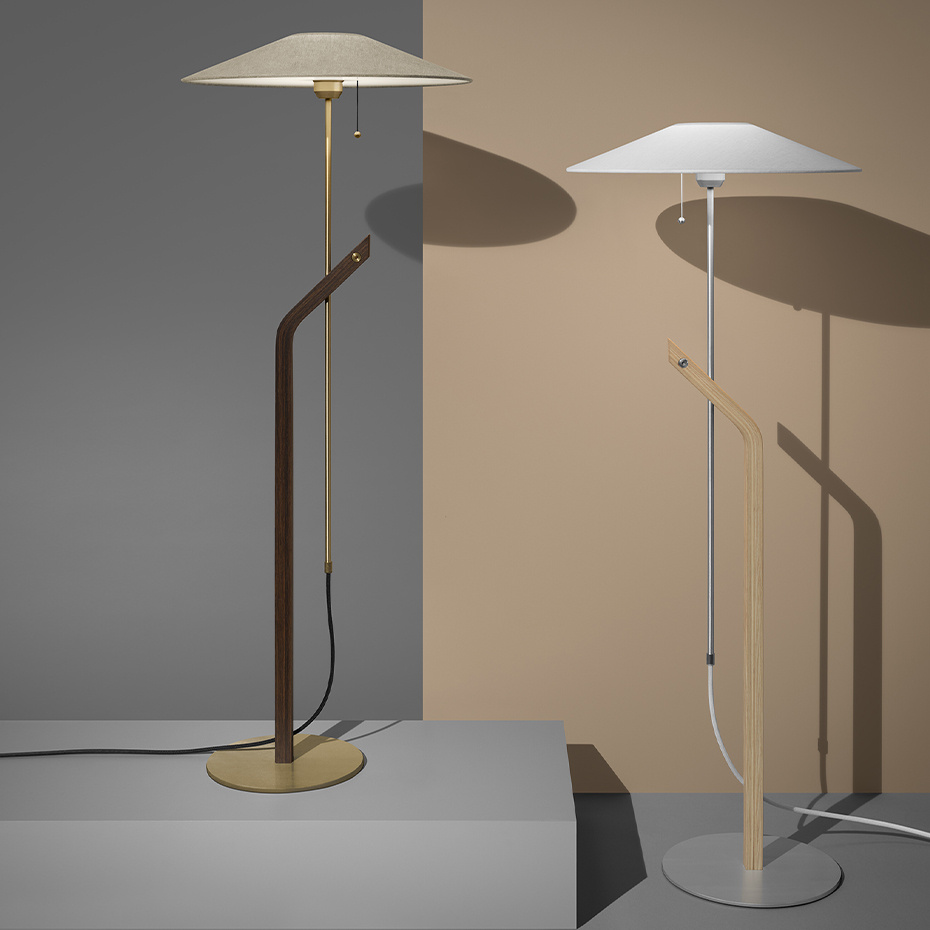 Hockey Golvlampa Rökt Ek