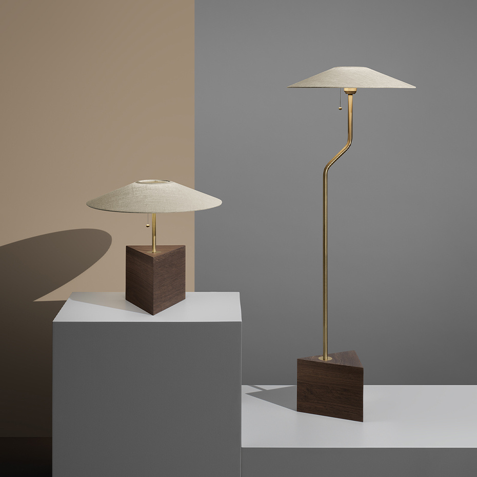 Triggy Bordslampa Rökt Ek