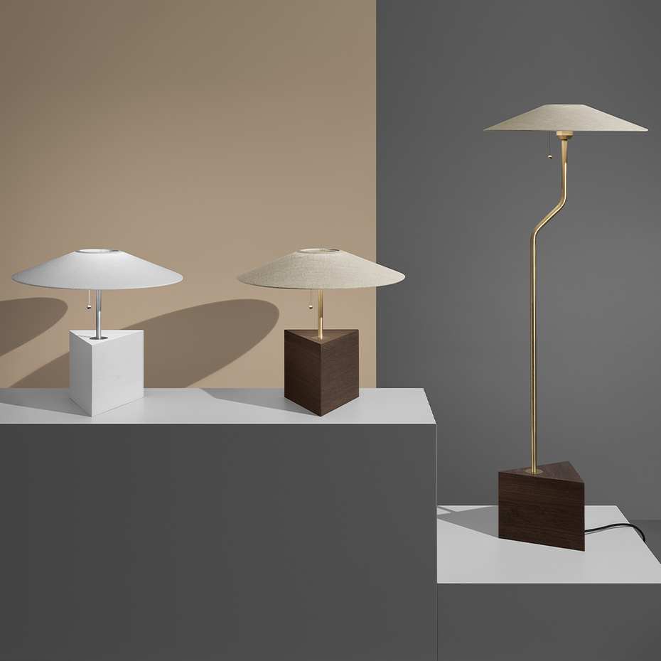 Triggy Bordslampa Vitlaserad Ask