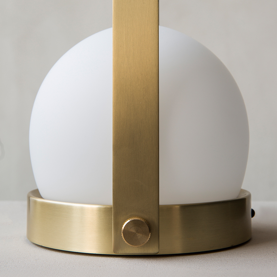 Carrie Portable Bordslampa Brushed Brass