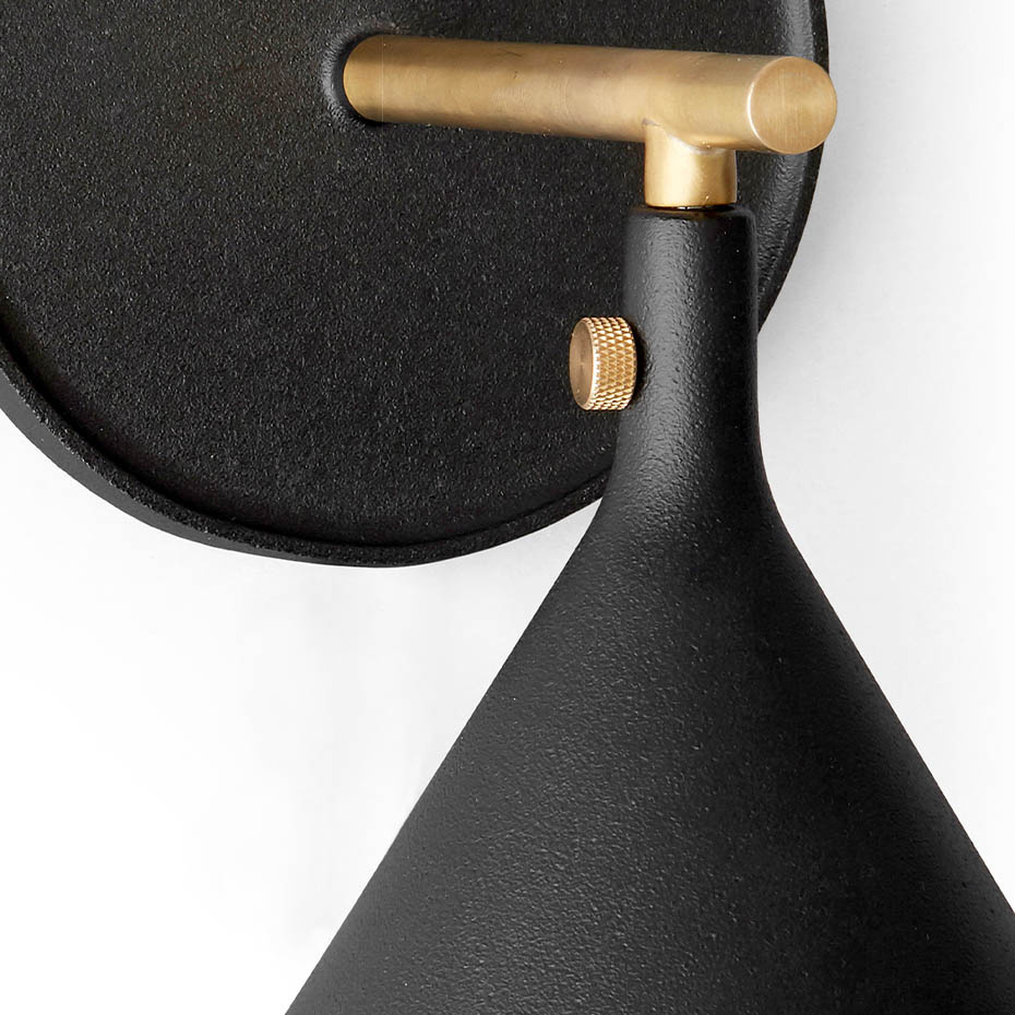 Cast Sconce Vägglampa Black With Diffuser IP44