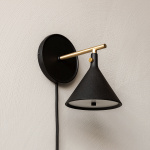 Cast Sconce Vägglampa Black With Diffuser Cast Sconce Vägglampa Black With Diffuser