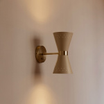 Collector Vägglampa Polished Brass/Crème Collector Vägglampa Polished Brass/Crème