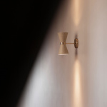 Collector Vägglampa Polished Brass/Crème Collector Vägglampa Polished Brass/Crème