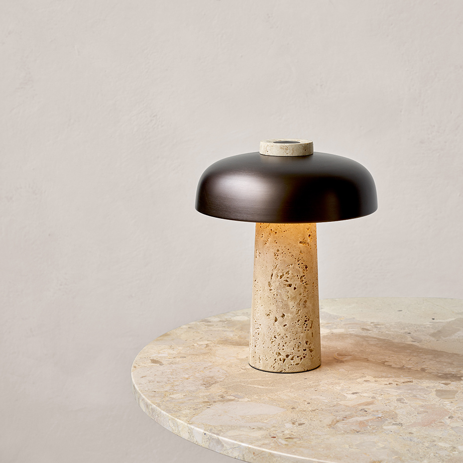 Reverse Bordslampa Travertine/Bronzed Brass