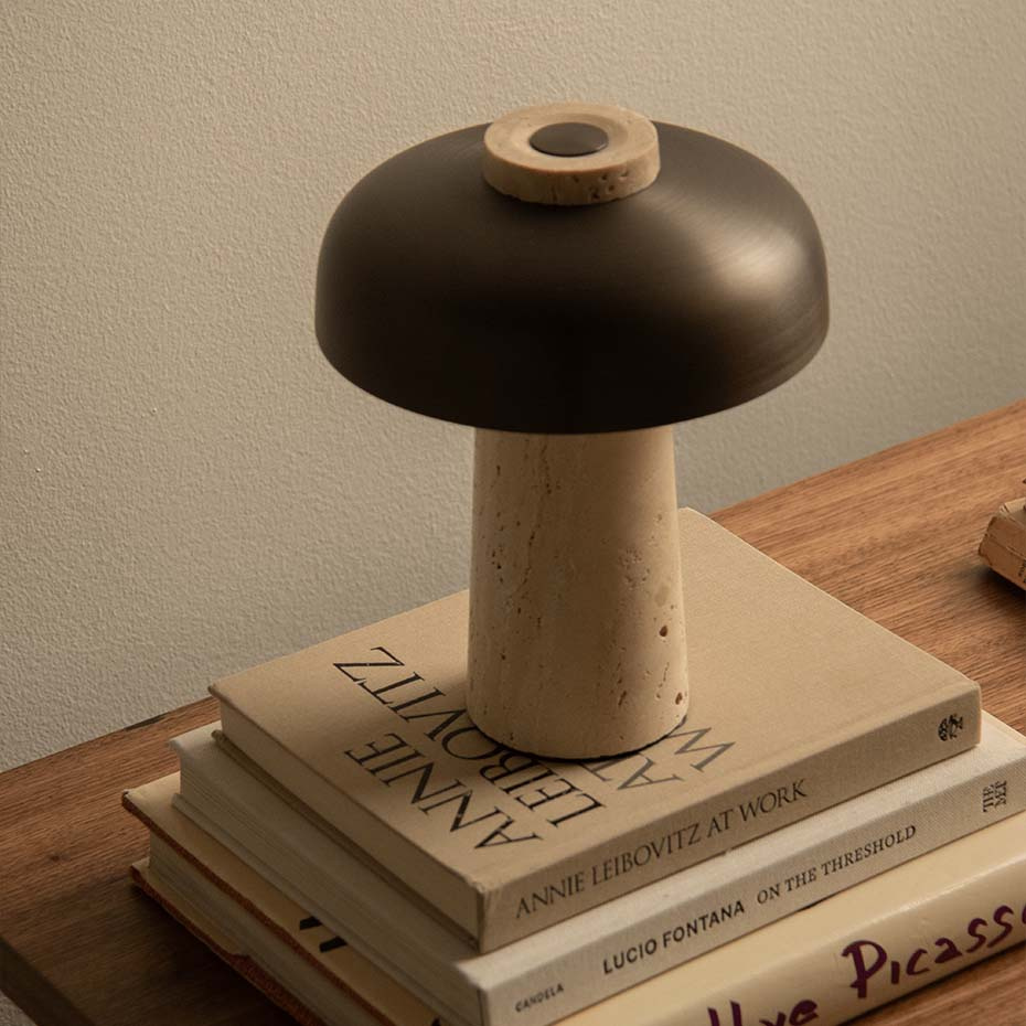 Reverse Portable Bordslampa Sand Travertine/Bronzed Brass IP44