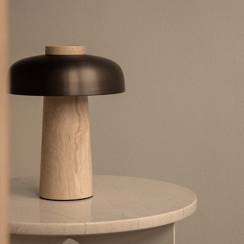 Reverse Portable Bordslampa Sand Travertine/Bronzed Brass IP44