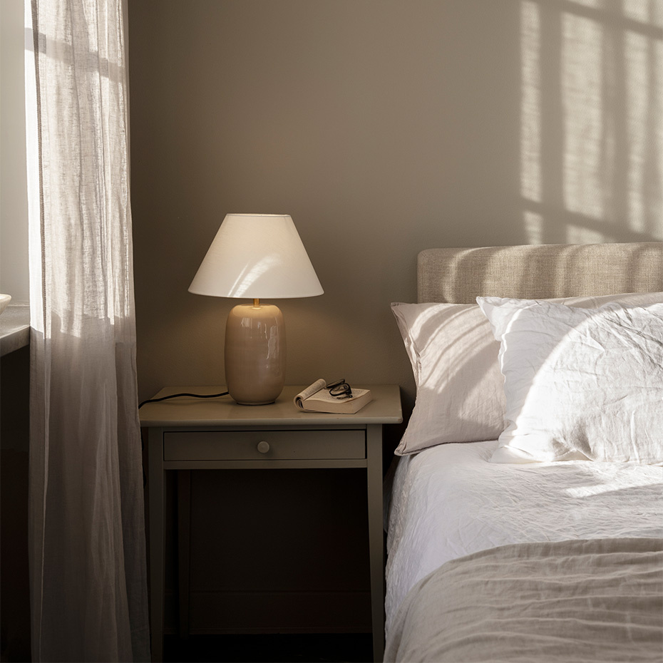 Emily Bordslampa Beige