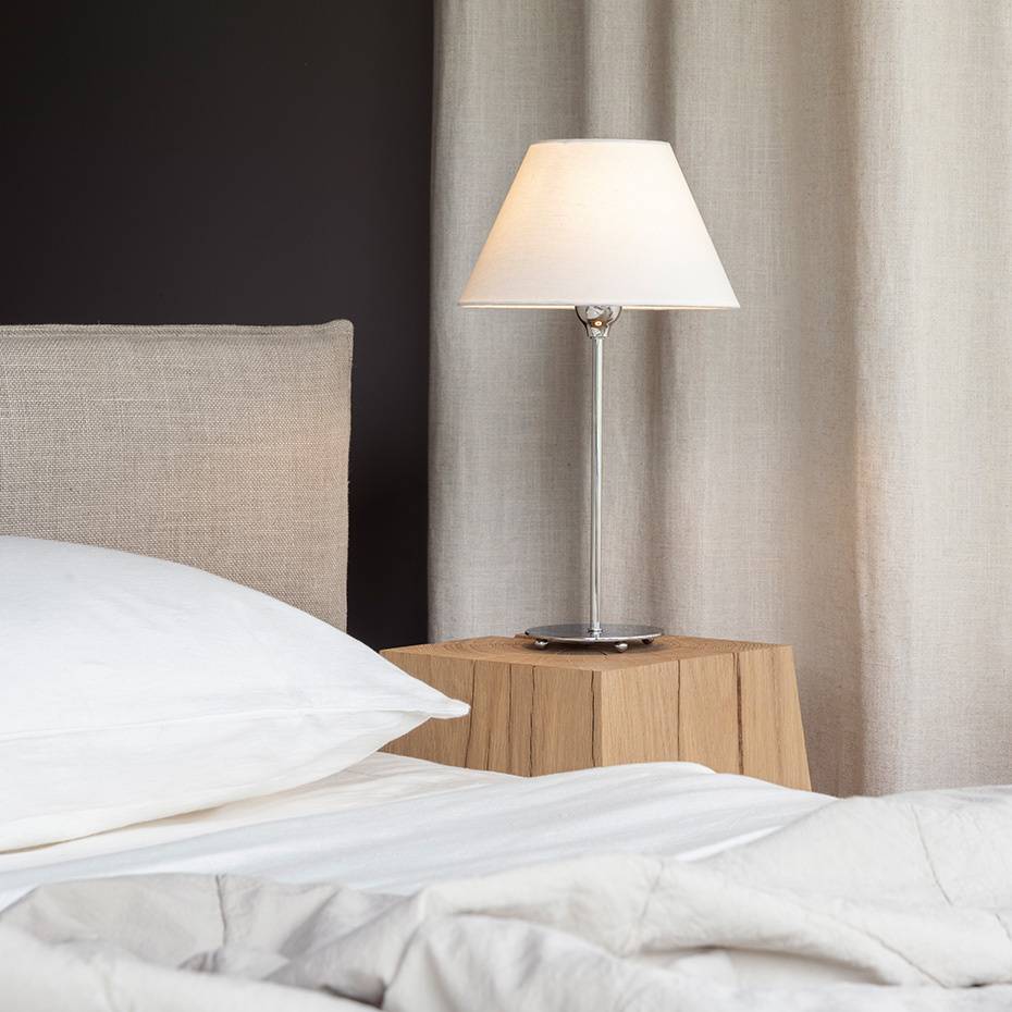 Line 35 Bordslampa Silver