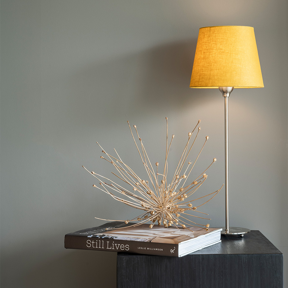 Line 45 Bordslampa Matt Krom