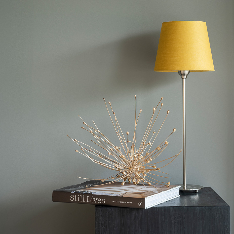 Line 45 Bordslampa Matt Krom