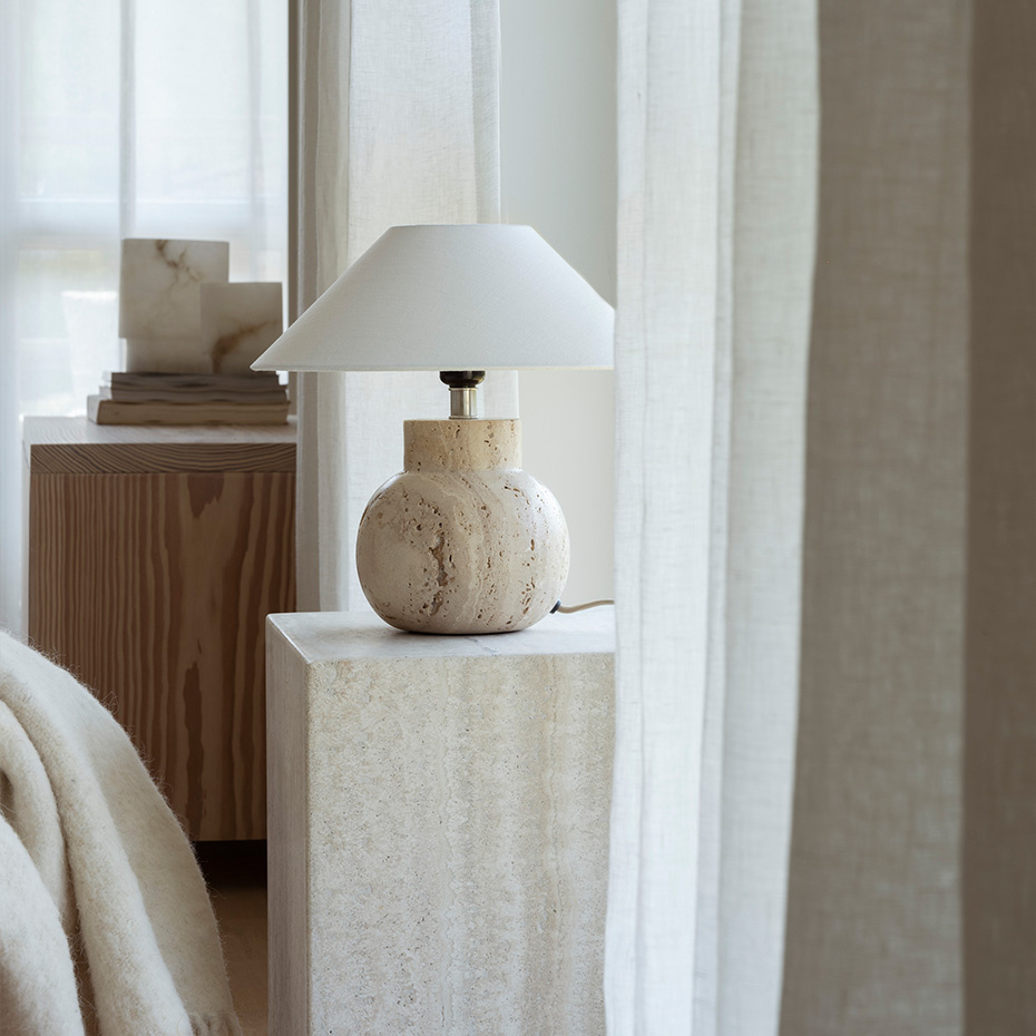 Pella Bordslampa Travertin