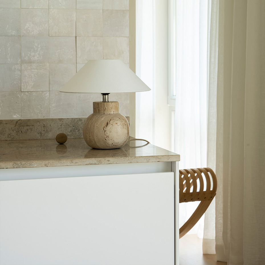 Pella Bordslampa Travertin